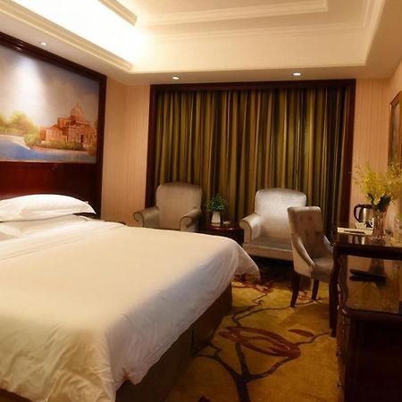 Vienna Hotel Loudi Chunyuan Pedestrian Street מראה חיצוני תמונה