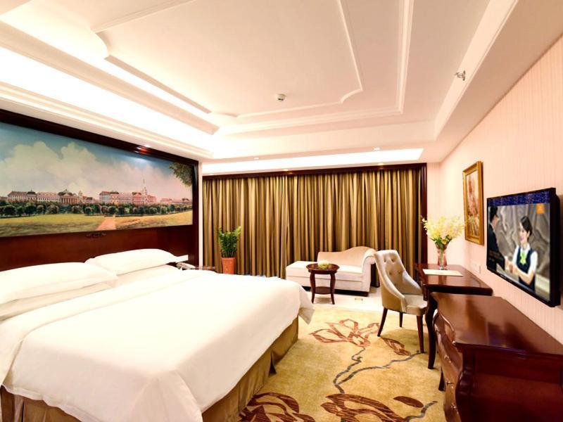 Vienna Hotel Loudi Chunyuan Pedestrian Street מראה חיצוני תמונה