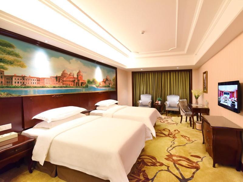 Vienna Hotel Loudi Chunyuan Pedestrian Street מראה חיצוני תמונה
