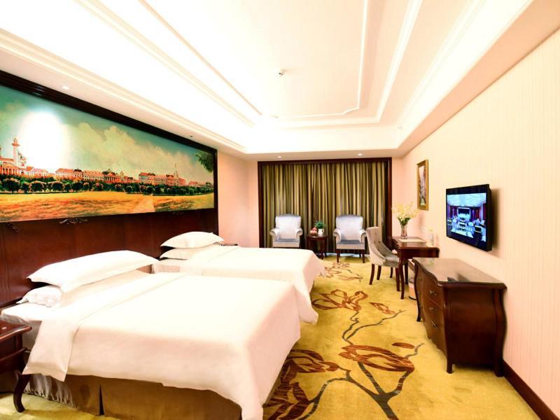 Vienna Hotel Loudi Chunyuan Pedestrian Street מראה חיצוני תמונה