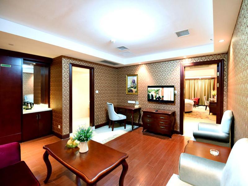 Vienna Hotel Loudi Chunyuan Pedestrian Street מראה חיצוני תמונה